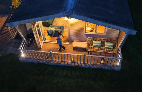 Gumley Other | New Kingfisher Lodge, Brook Meadow - pet friendly -sleeps 4
