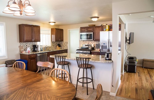 Broomfield House | Family-Friendly Retreat with Kitchen Near 1st Bank Center