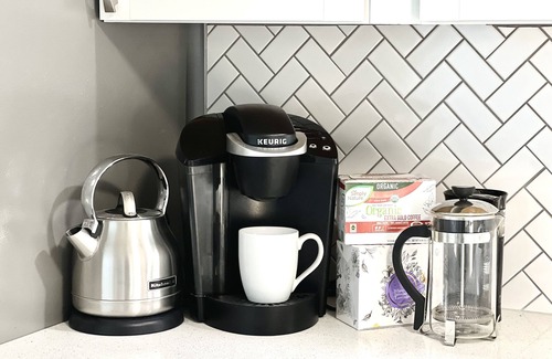Englewood House | Cozy Kitchen Retreat at The Uptown Collective - Guest Rated 8/10