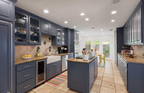 Rivercrest House | Relaxing Retreat at Lake Austin with Boat Dock & Hot Tub