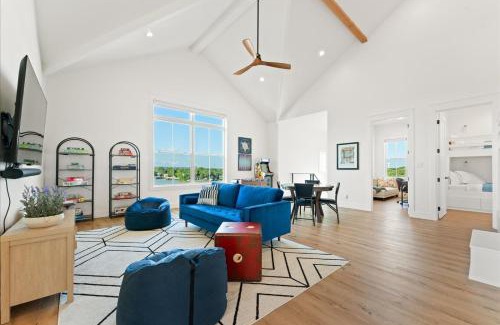 Granite Shoals House | New Lake Retreat Sleep 17 Poolspagameroomview