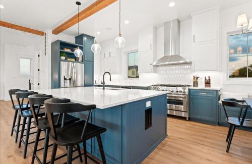 Granite Shoals House | New Lake Retreat Sleep 17 Poolspagameroomview