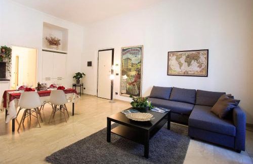 Pallanza House | Idyllic Lakefront Apartments in Historic Verbania Palace
