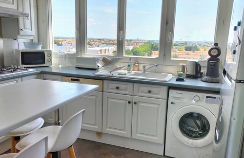 La Rochelle Apartment | Bright Apartment with Sea View Near Center and Port