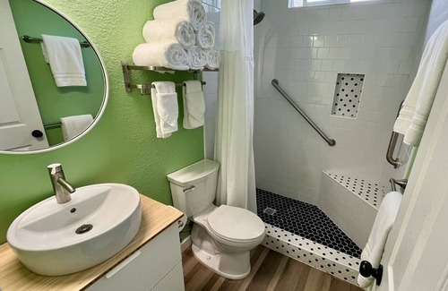 North Buttercup Creek Apartment | Bright and Cozy Studio with Private Entry for Families