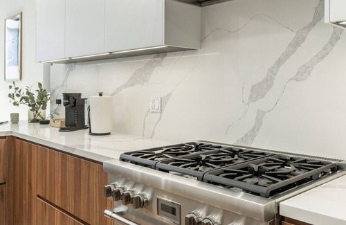 McLaughlin House | Elegant 3Bd Family Home in MarVista with Oceanfront Views