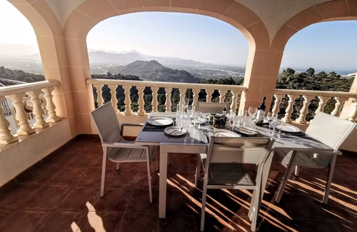La Font d'en Carros Villa | Tranquil Hillside Villa with Ocean View Near Oliva
