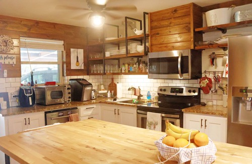 Cedar Creek Reservoir House | Waterfront Retreat: 2 Houses with Private Boat Launch & Dock