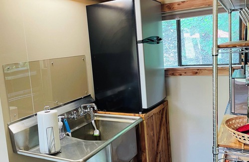 Mammoth Spring Cabin | Experience the Spring River: Spa & Hot Tub Retreat