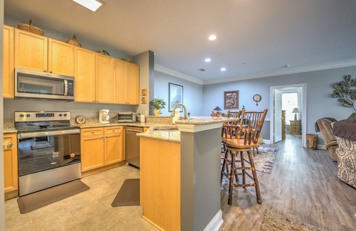 Maggie Valley Condo | Inviting Condo on the 9th Hole with Scenic Views