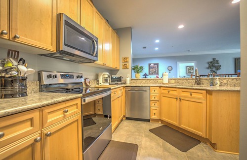 Maggie Valley Condo | Inviting Condo on the 9th Hole with Scenic Views