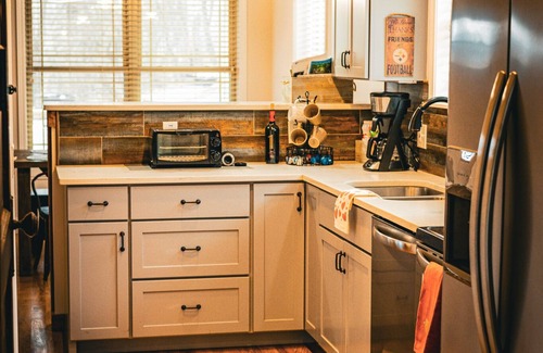 Waynesville House | Stunning Mountain Views Near Downtown - Pet Friendly Retreat