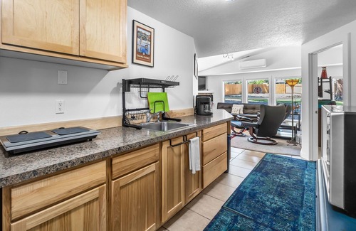 Southeast Bend House | Dog-Friendly Bend Home with Hot Tub and Spa Amenities