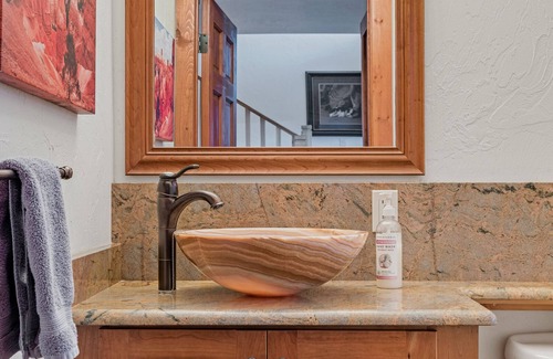 Panguitch Cabin | Discover Comfort at Bryce Luxury Lodge with Spa & Hot Tub