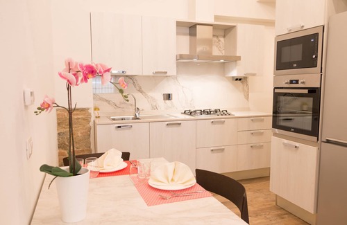 Santa Maria Novella Apartment | Discover Casanova Ground Floor Apt with Pool & Breakfast