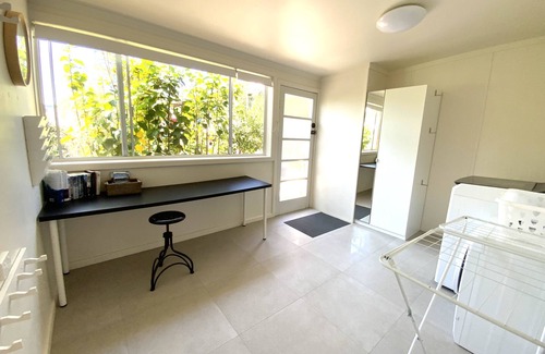 Eden House | Inviting 4-Bedroom Retreat with Breakfast & Family Amenities