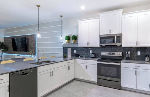 Four Corners House | Discover Champions Gate Resort: 10mi to Disney & Spa Amenities