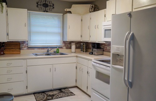 Maryville House | Convenient Hotel Near Downtown, Parks & Hospital Amenities
