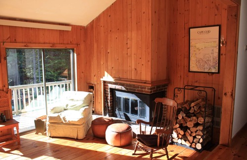 Becket House | Relaxing Cottage Retreat by a Private Spring-Fed Pond