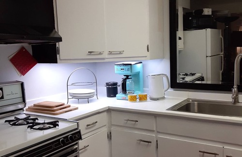 Tudor Area Apartment | Explore Crescent Moon: Ideal Stay near AK Regional Hospital