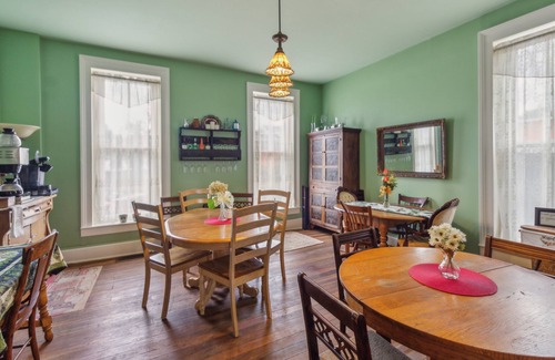 Glasgow Apartment | NEW LISTING! DuPriest Room by Main Street Bed & Breakfast
