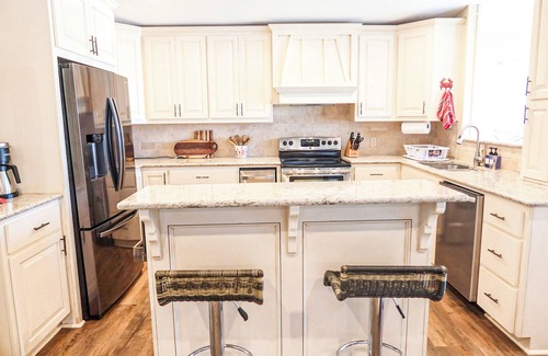 Palm Harbor House | NEW LISTING: Hardheads Headquarters - 3BR/2BA Canal-Front w/Game Room & Kayaks