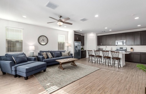Desert View House | New Listing! Pet-Friendly Hotel with Heated Pool & King Bed