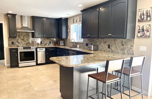 Murphys House | Inviting 4BR Retreat in Murphys - Relax near Downtown!
