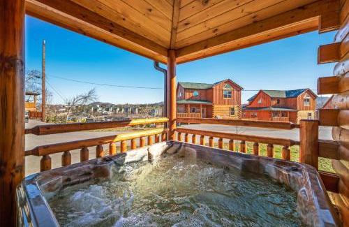 Pigeon Forge Ski Chalet | Inviting Retreat with Private Heated Pool, Near Dollywood