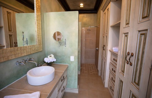 Ajijic Hotel | Discover the Lake Front Suite: Poolside Perfection Awaits!