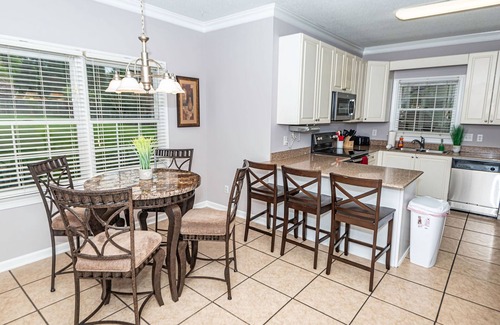 Mooresville House | Discover a Spacious House with Huge Backyard near Lake Norman
