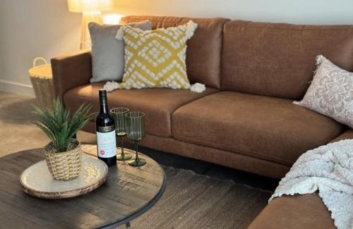 Devonport Apartment | Prime Loft Apartment with AC in Devonport's Heart