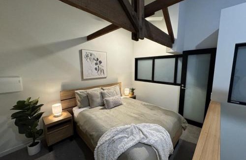 Devonport Apartment | Prime Loft Apartment with AC in Devonport's Heart