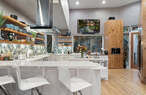 Apache Shores House | New Listing! Luxury Modern House Near Lake Austin