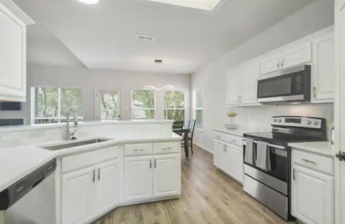 North San Antonio - SAT House | Modern Midtown Retreat with Pool - Relax and Have Fun