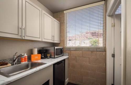 Moab Apartment | New Listing! Modern Studio Retreat in the Heart of Moab