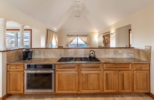 Prides Crossing House | NEW LISTING ON BEACH Private Coffin's Beach sleeps 14 - La Casa de la Playa