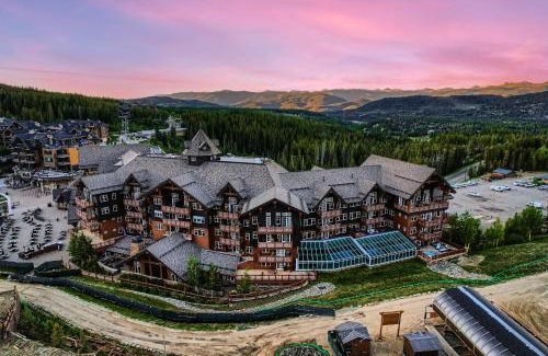 Peak 8 Apartment | Experience One Ski Hill Escape Condo with Hot Tub & Pool