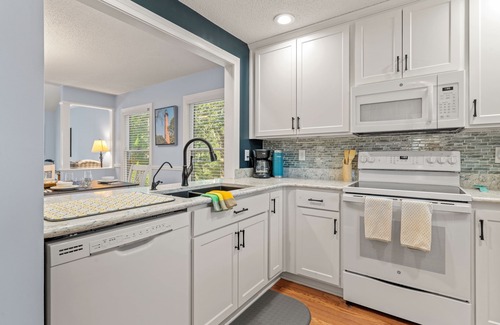 Southern Shores House | New Beachfront Oasis: Pool, Dog-Friendly & Ocean Views