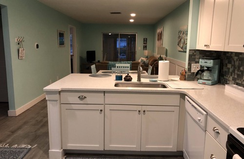 New Port Richey Condo | Peaceful 2-Bedroom Condo by Golf Course - Rated 9.6/10