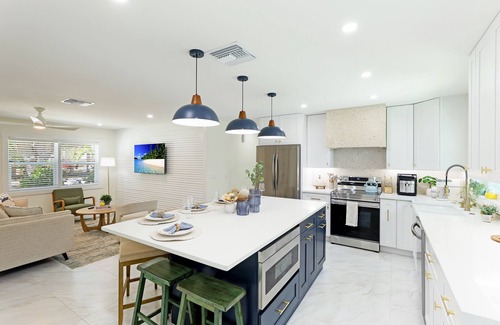 South Bradenton House | Relaxing Oasis: Fully Furnished, Family-Friendly Retreat