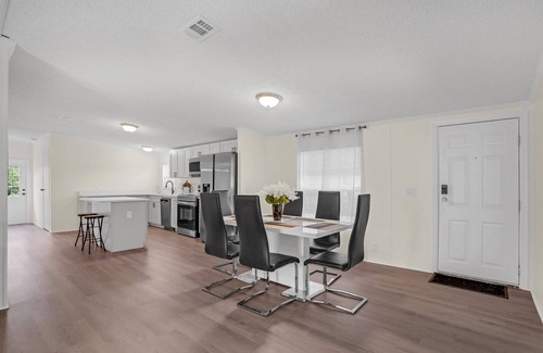 Groveland Cottage | NEW LISTING! Relaxing 4BR Hideaway in Groveland by RedAwning