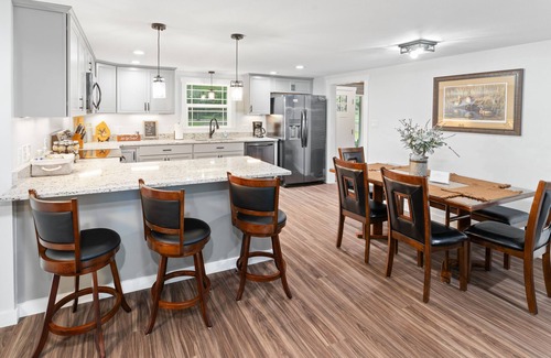 Lakeview House | Unique Riverfront Retreat with Private Amenities and Top Rating