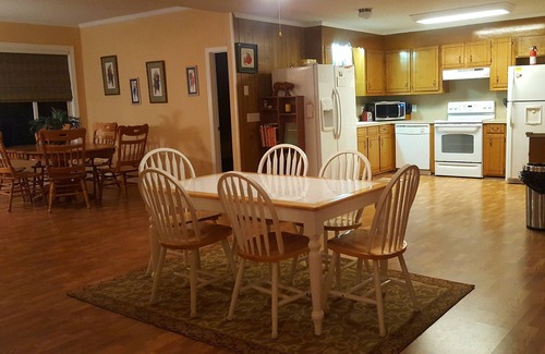 Summerton House | Lake Marion Retreat: Pet-Friendly, Sleeps 13 & Lake Views