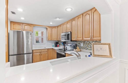 Butler Beach Condo | Oceanview 2BD Escape with Pool and Spa - Rated 10/10