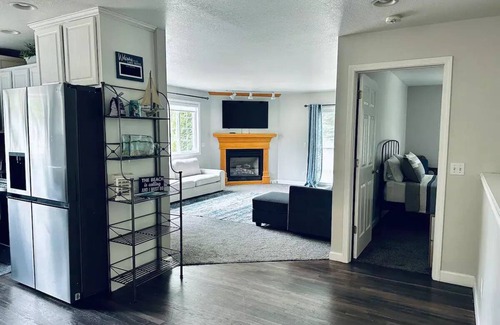 Spring Lake Apartment | Experience the Lake House: Family & Pet Friendly Stay