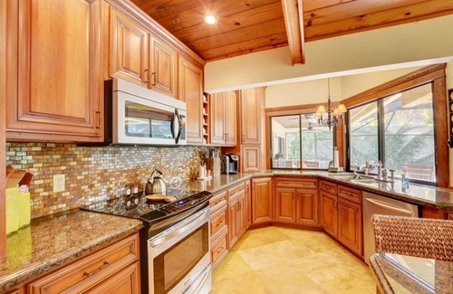 Boca Raton House | New Listing! Upscale Pool Home in Prime Location