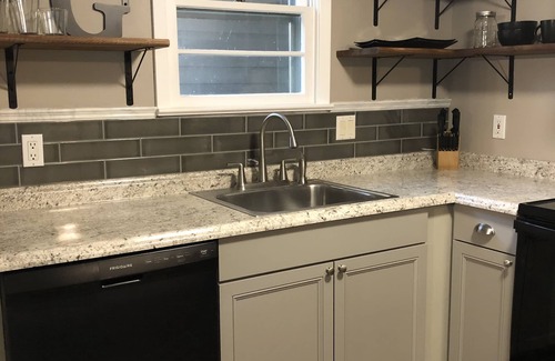 Hot Springs Village House | Beautifully Remodeled Townhome with Lake Views & Pool