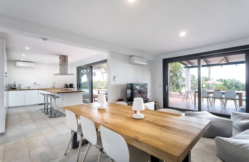Arenys de Munt House | Discover Villa Costa Barcelona with Pool and Ocean Views!