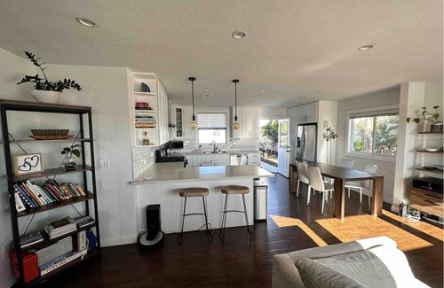 Los Angeles House | New Garden Home Near SoFi Stadium with Family-Friendly Amenities